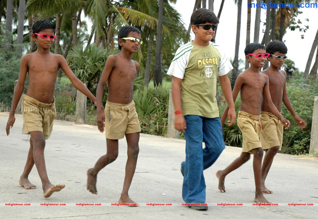 Padikkira Vayasula Movie hd photo