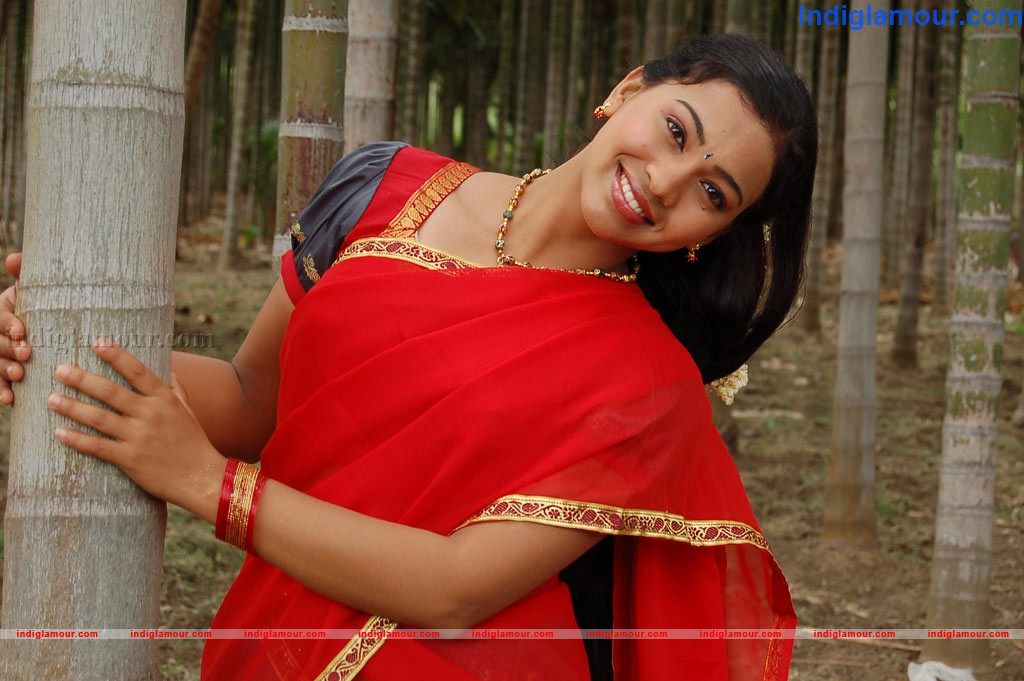 Padikkira Vayasula Movie hd photo