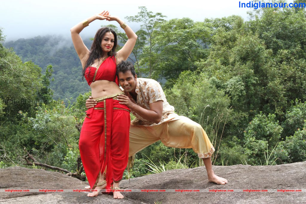Nadigayin Dairy Movie hd photo