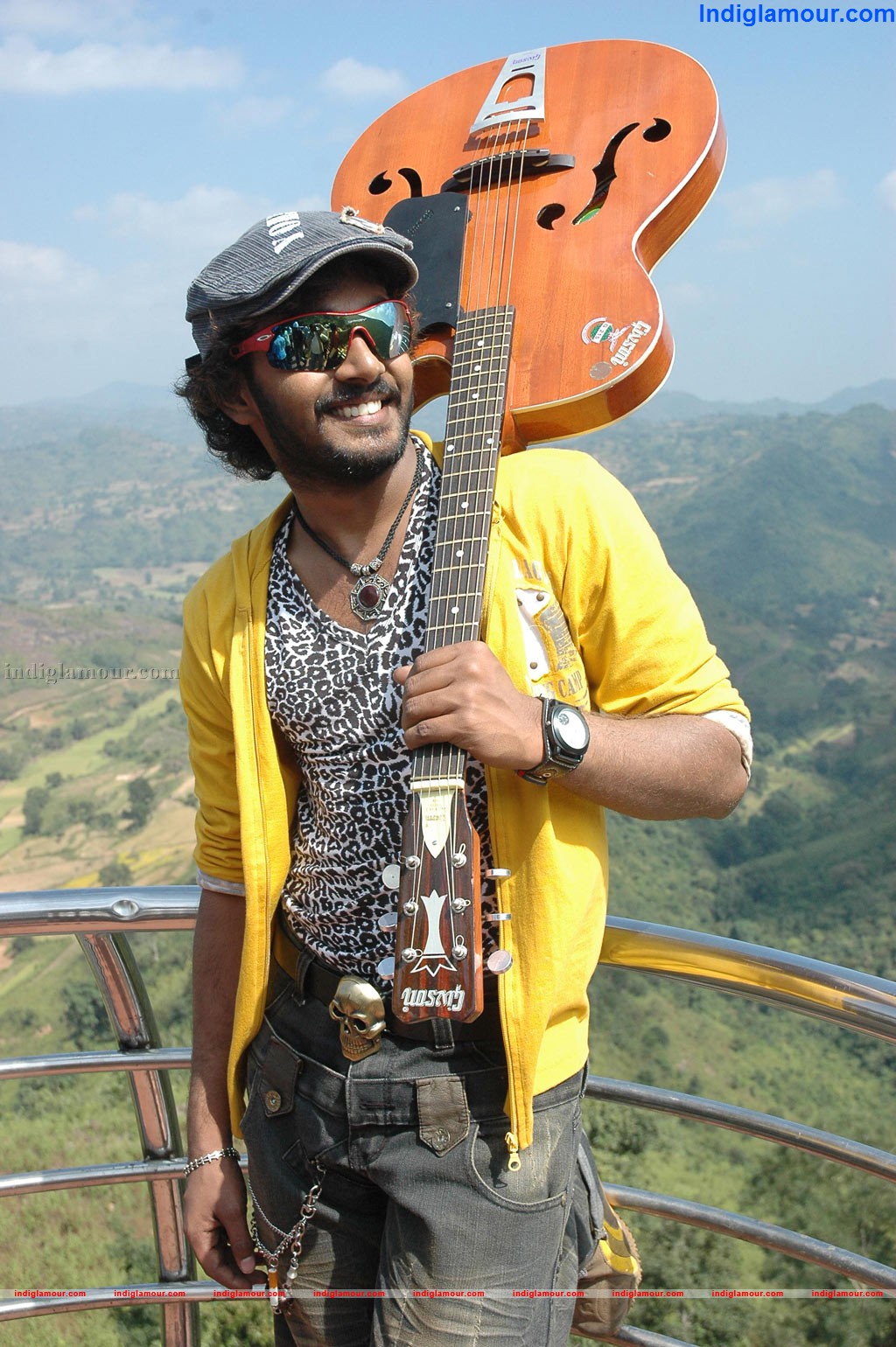 Ilamai Kadhal Movie hd photo