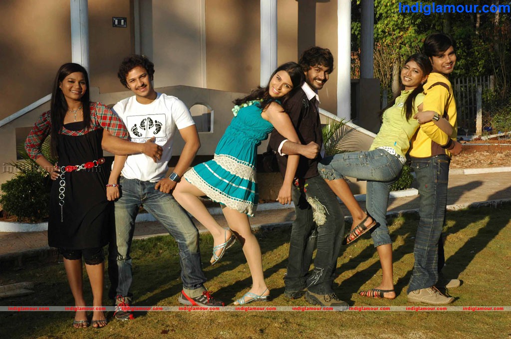 Ilamai Kadhal Movie hd photo