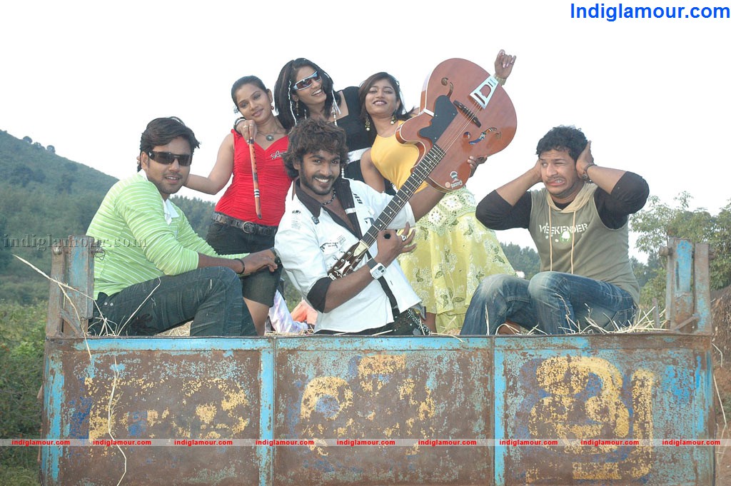 Ilamai Kadhal Movie hd photo