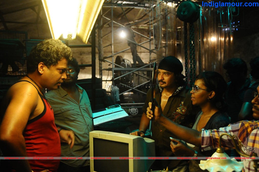 Vidiyum Mun Movie hd photo