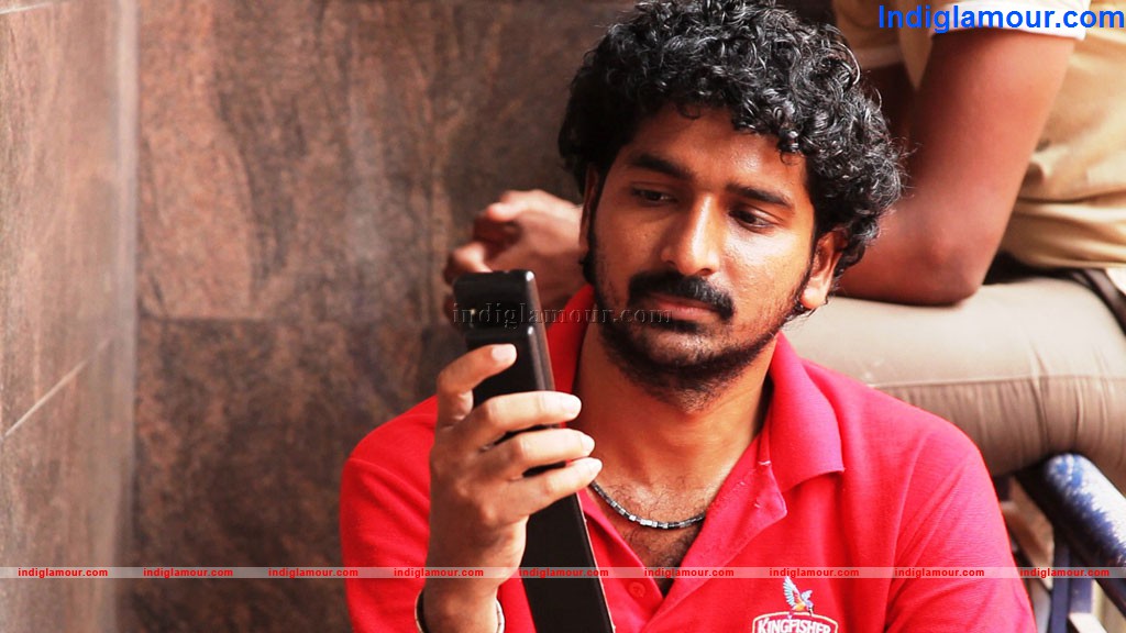 Kathiyai Theetathe Buthiyai Theetu Movie hd photo