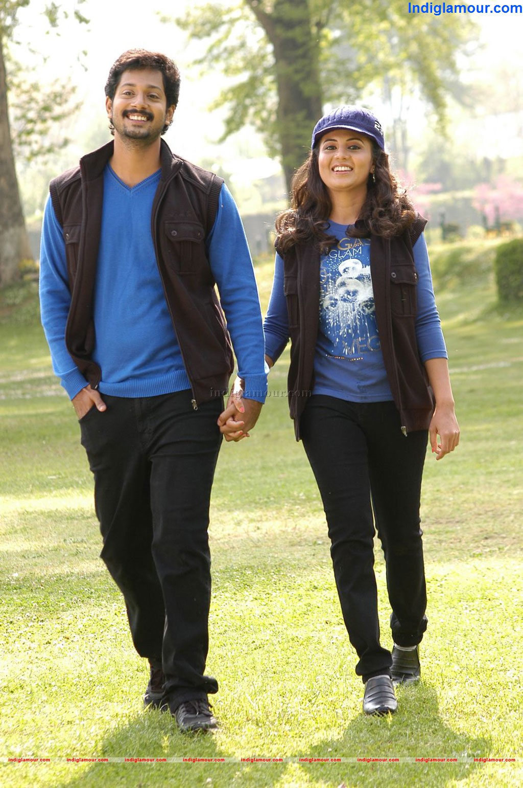 Ninaithathu Yaaru Movie hd photo