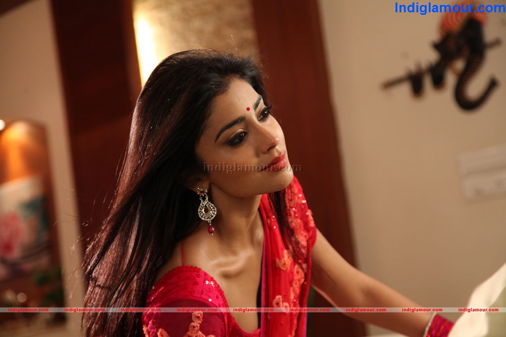 Peru Mattum Than Pavithra Movie hd photo