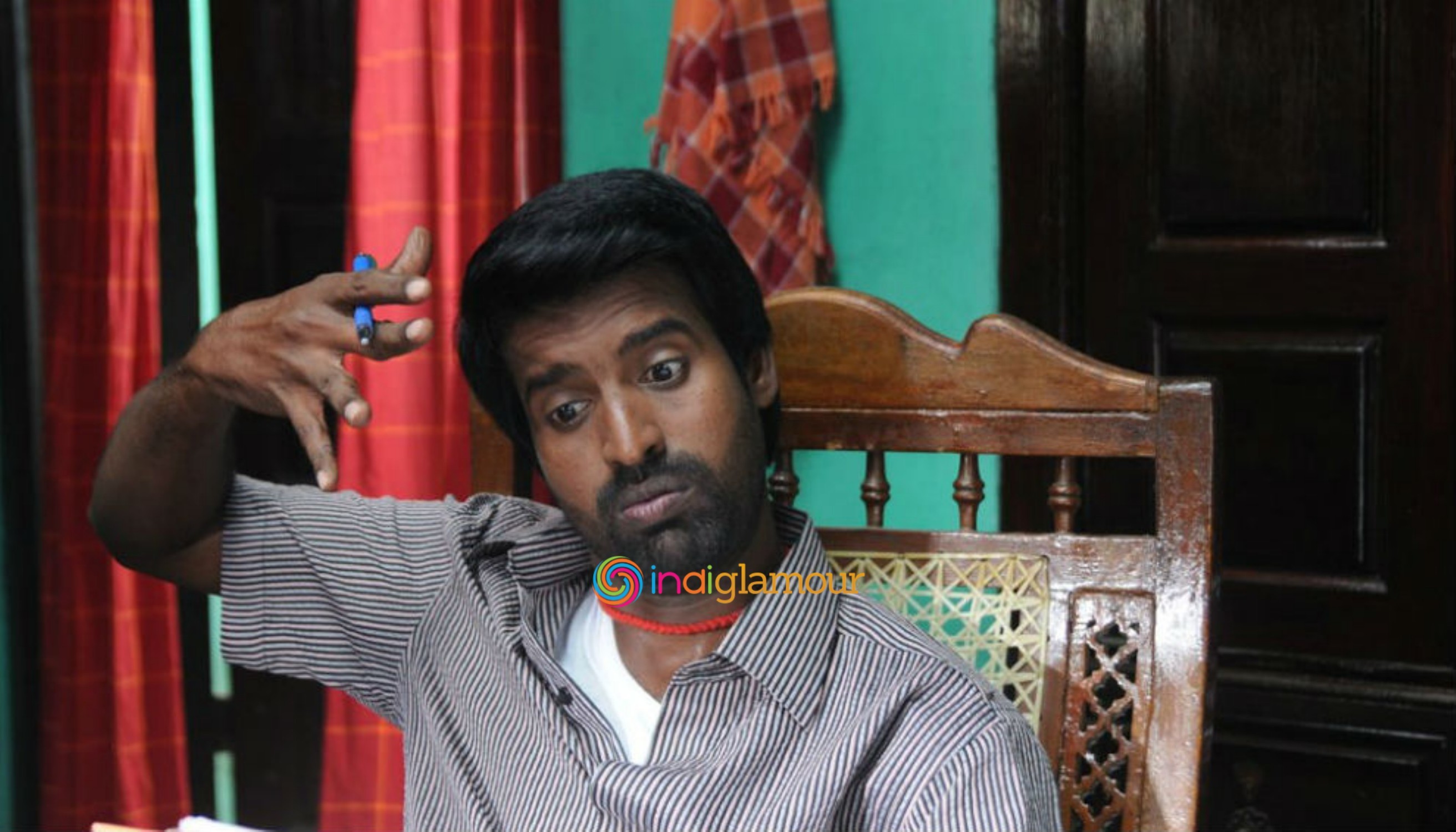Paarkkanum Pola Irukku Movie hd photo