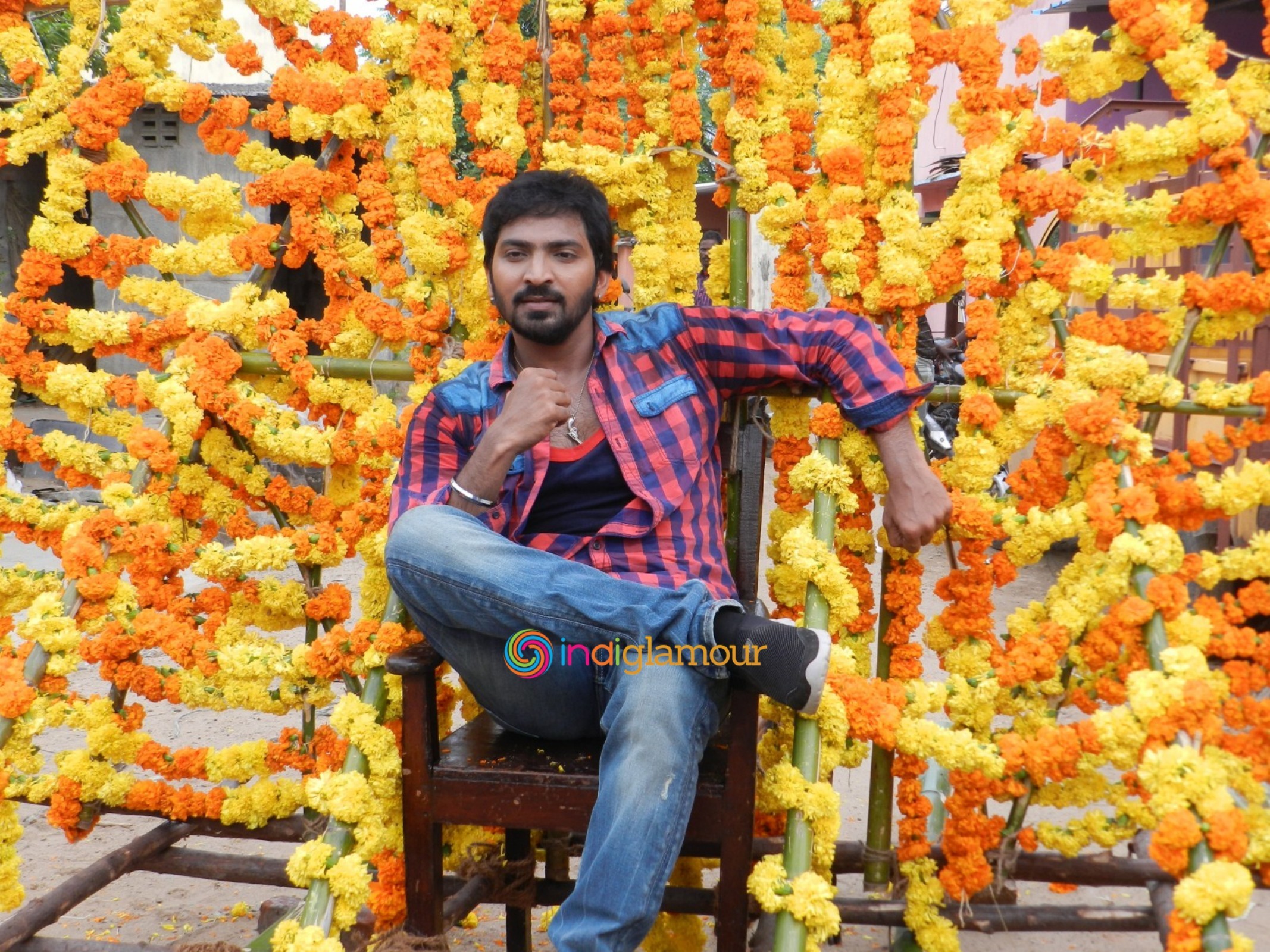 Hello Naan Peai Pesurean Movie hd photo