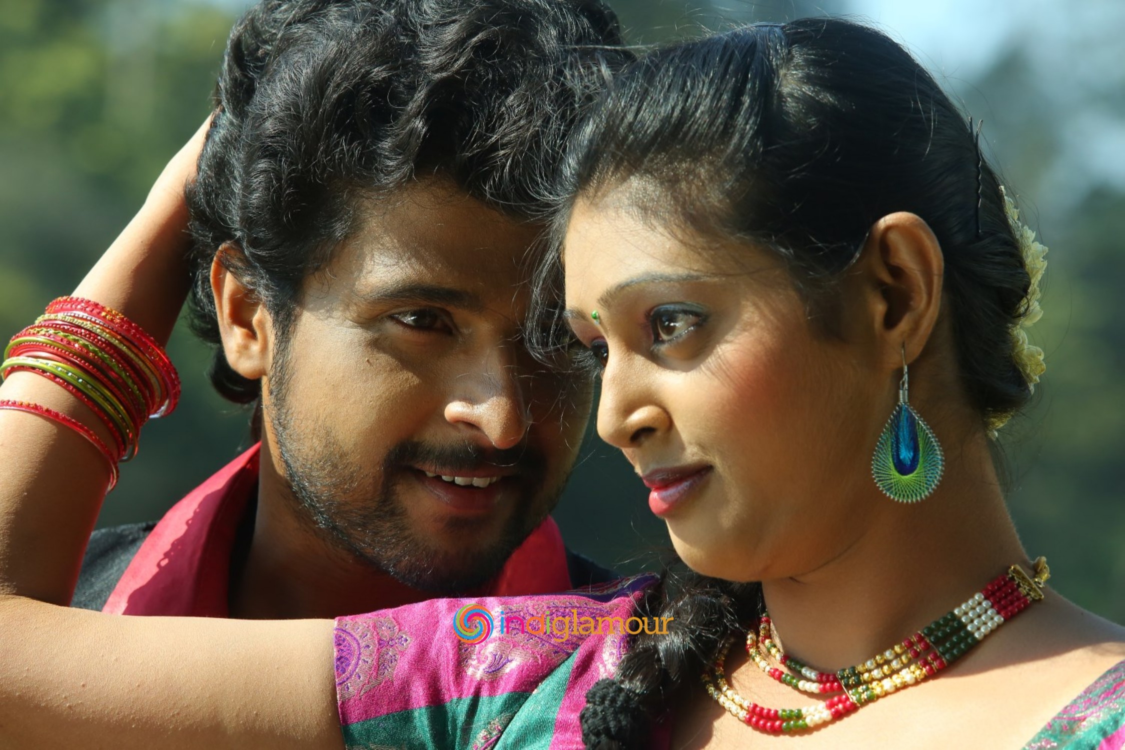 Pudhusa Naan Poranthen Movie hd photo