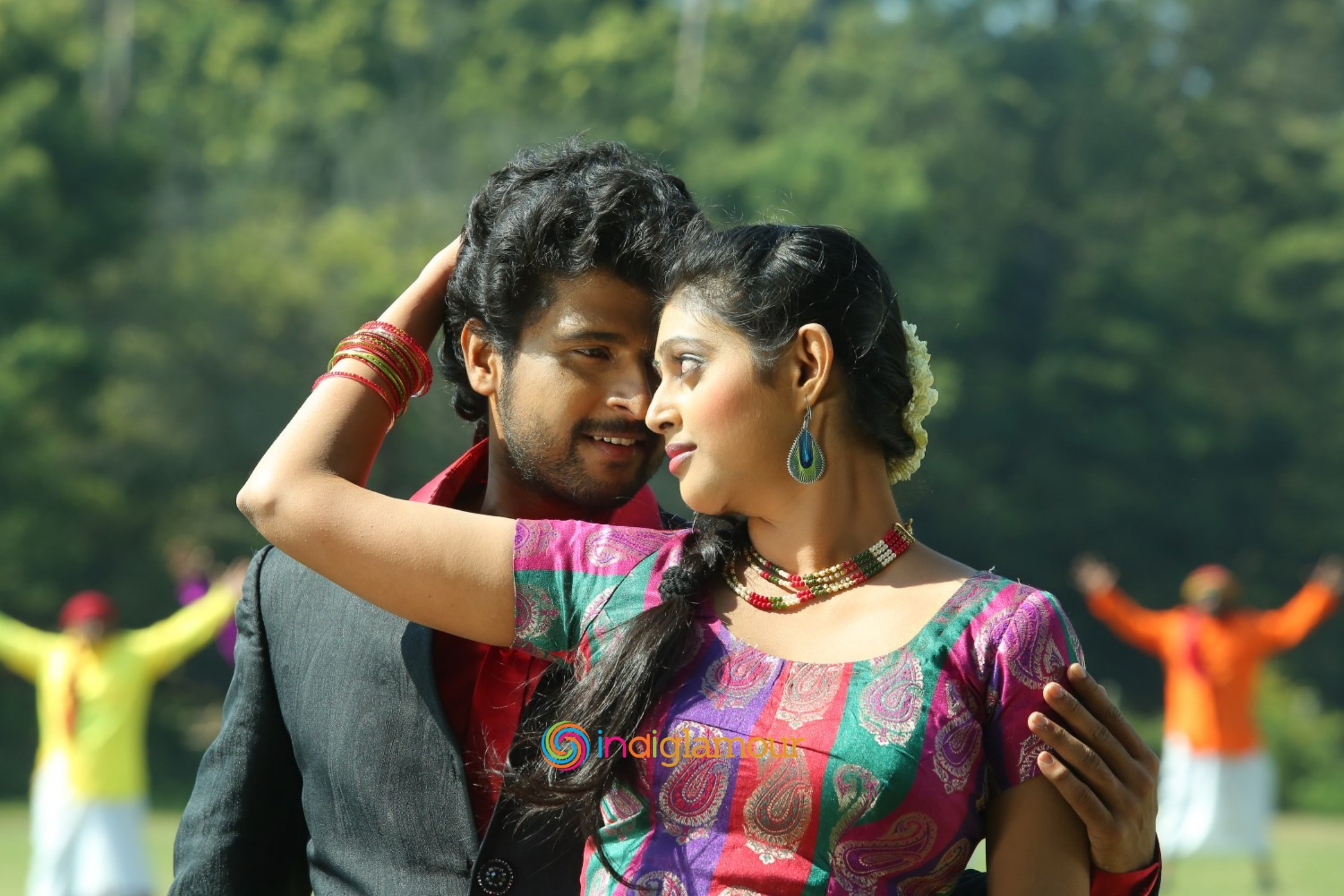 Pudhusa Naan Poranthen Movie hd photo