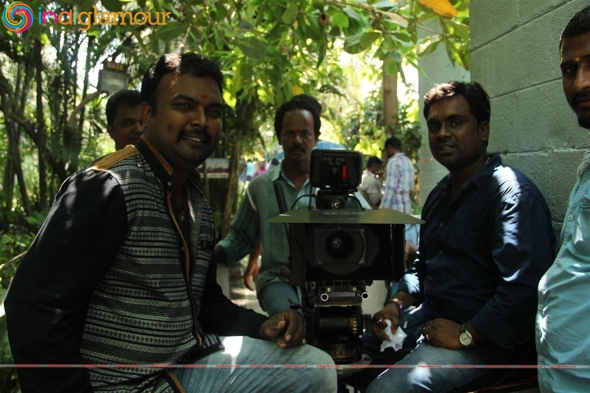 Marainthirunthu Paarkkum Marmamenna Shooting Spot Photos Movie hd photo