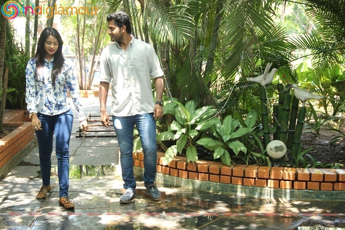 Marainthirunthu Paarkkum Marmamenna Shooting Spot Photos Movie hd photo