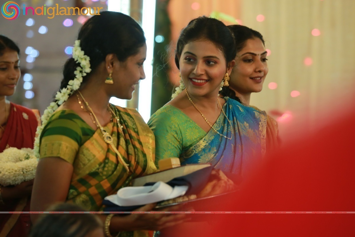 Iraivi Movie hd photo