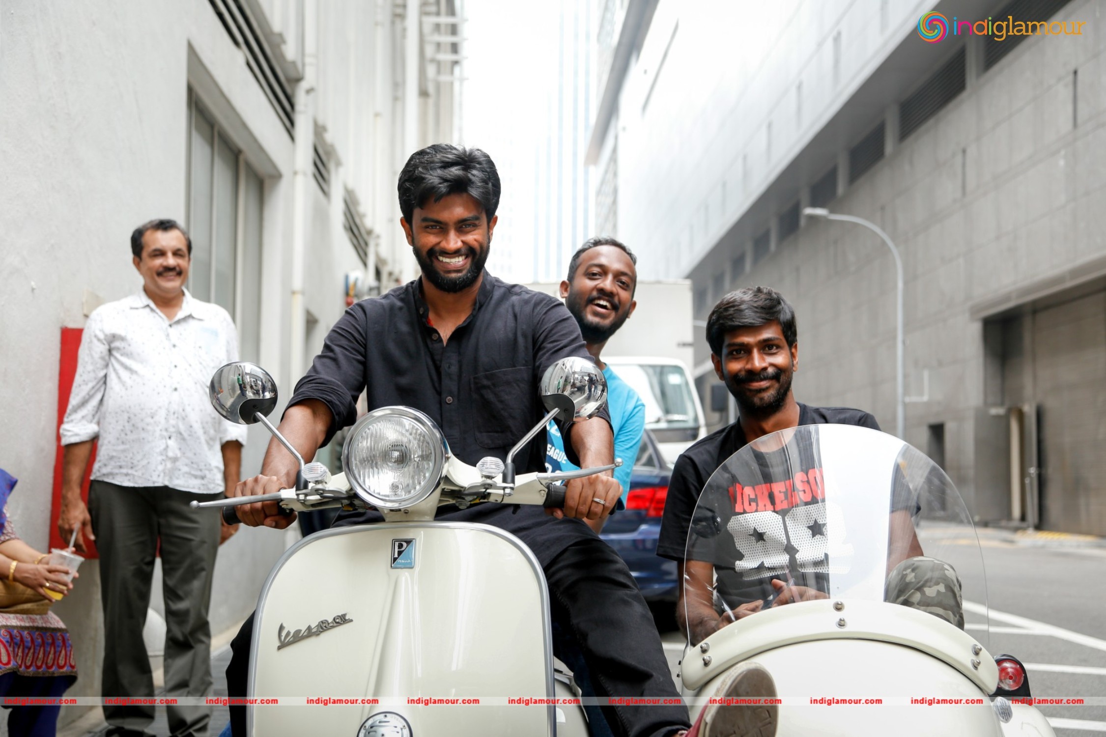 Chennai Singapore Movie hd photo