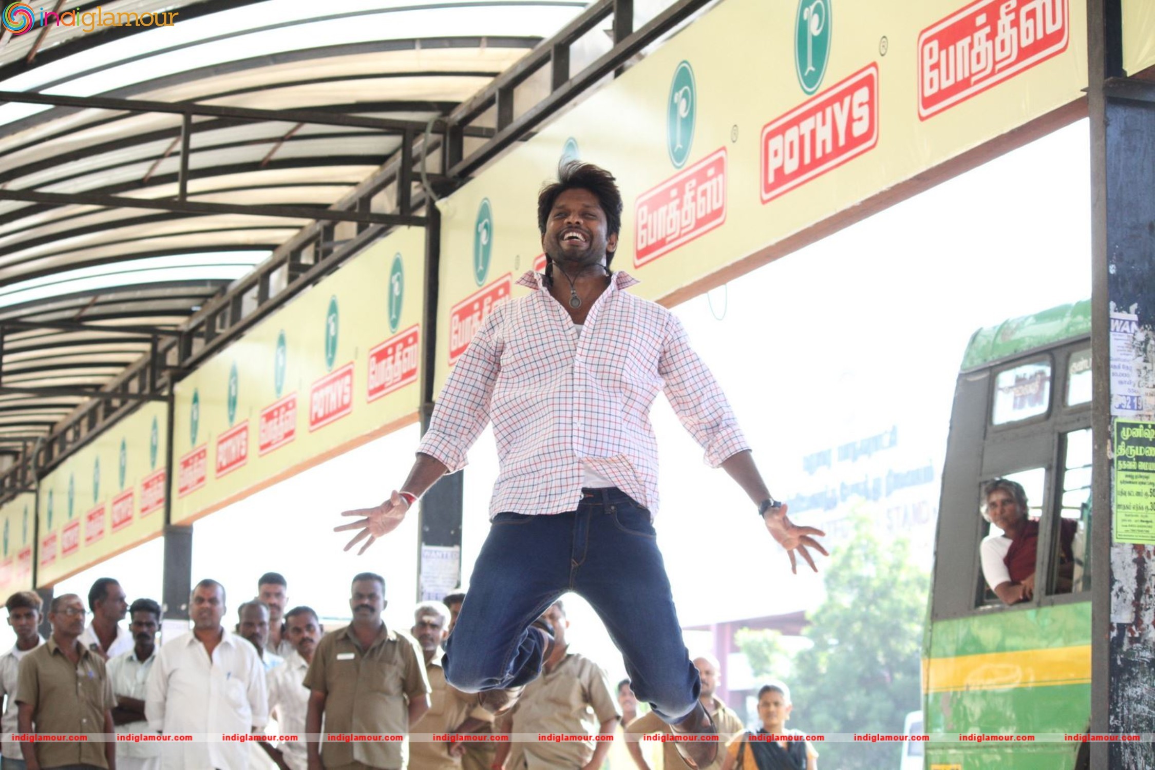 Enakku Veru Engum Kilaigal Kidaiyathu Movie hd photo