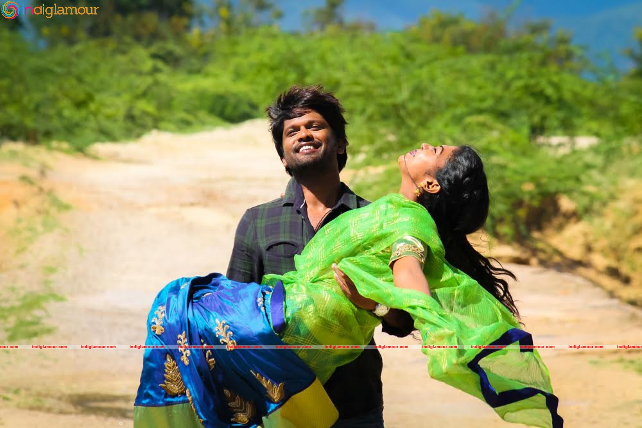 Enakku Veru Engum Kilaigal Kidaiyathu Movie Stills Movie hd photo