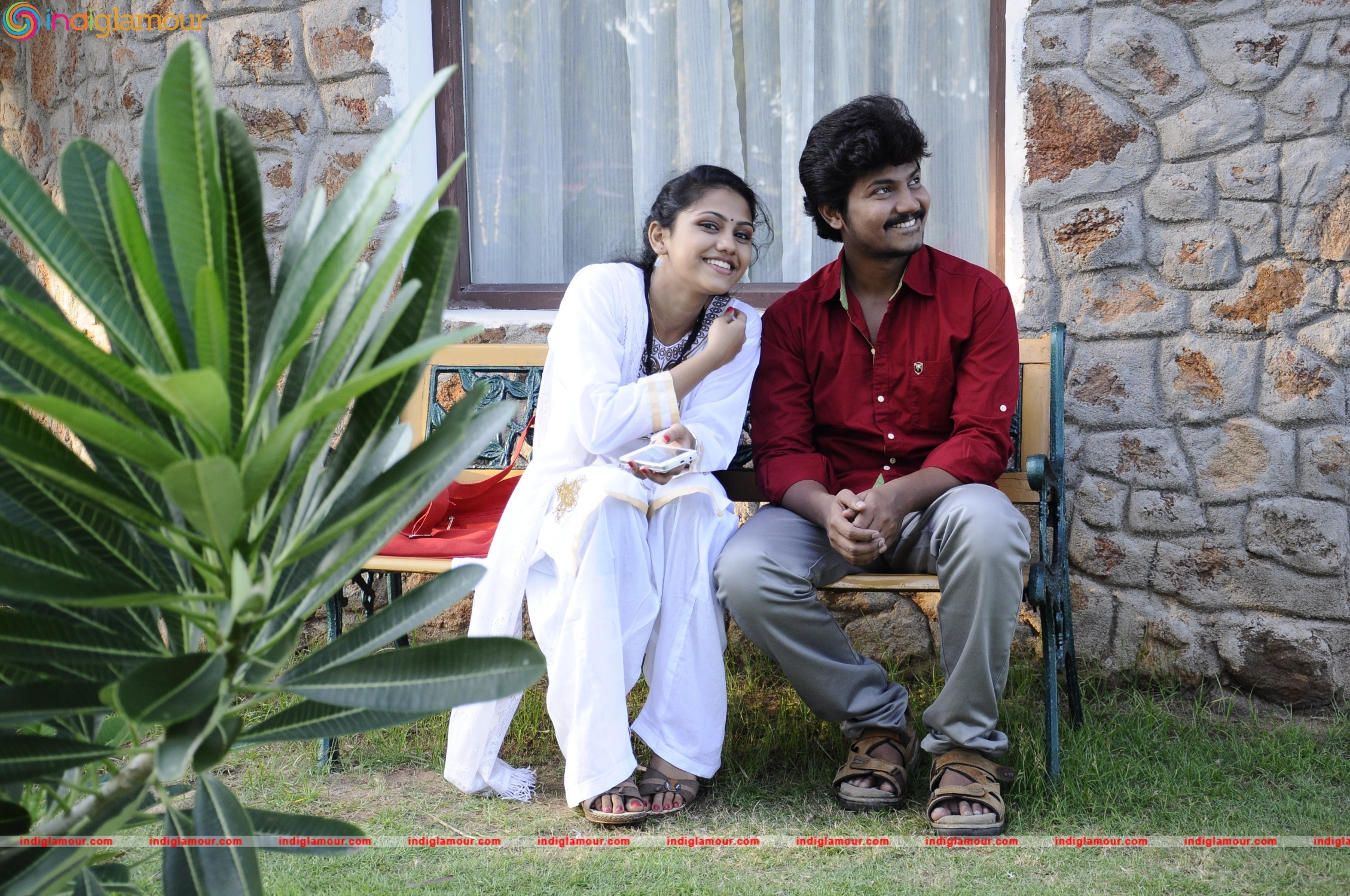 Kadalai Poda Oru Ponnu Venum Movie hd photo