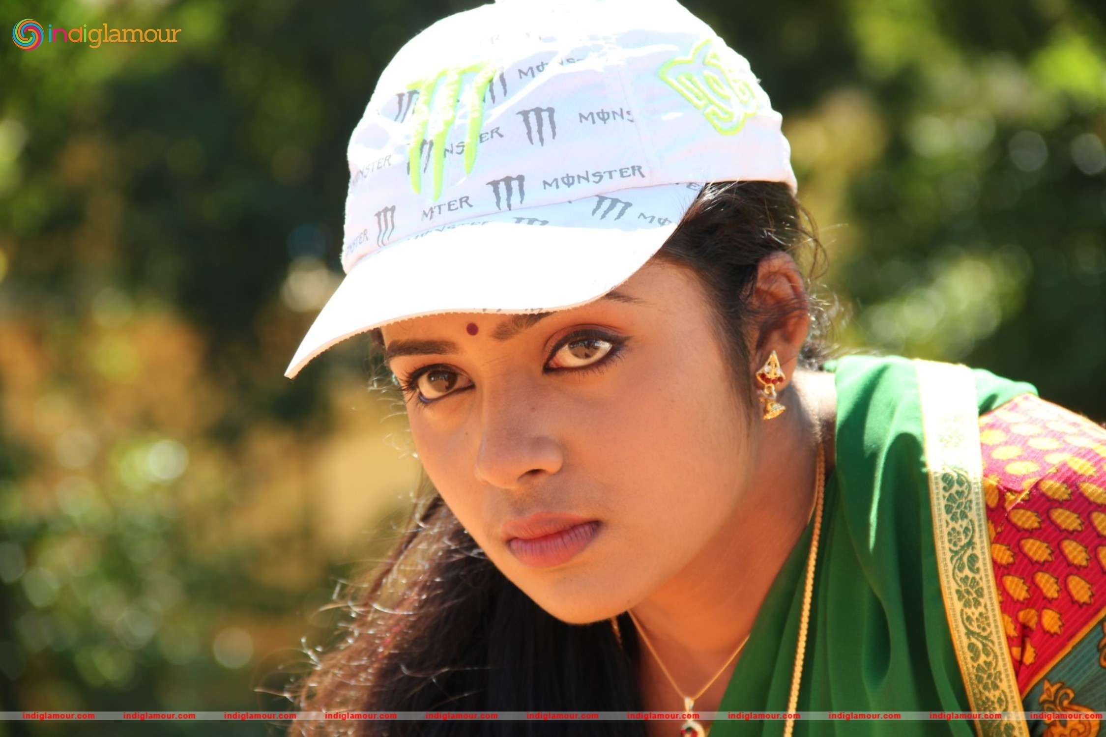 Oru Kanavu Pola Movie hd photo