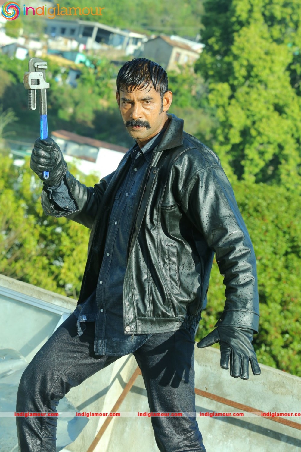 Puthusa Naan Poranthen Movie hd photo