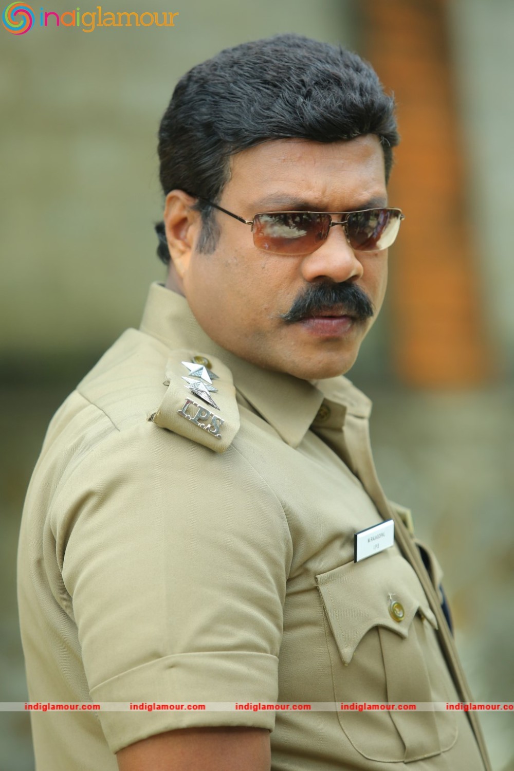Puthusa Naan Poranthen Movie hd photo