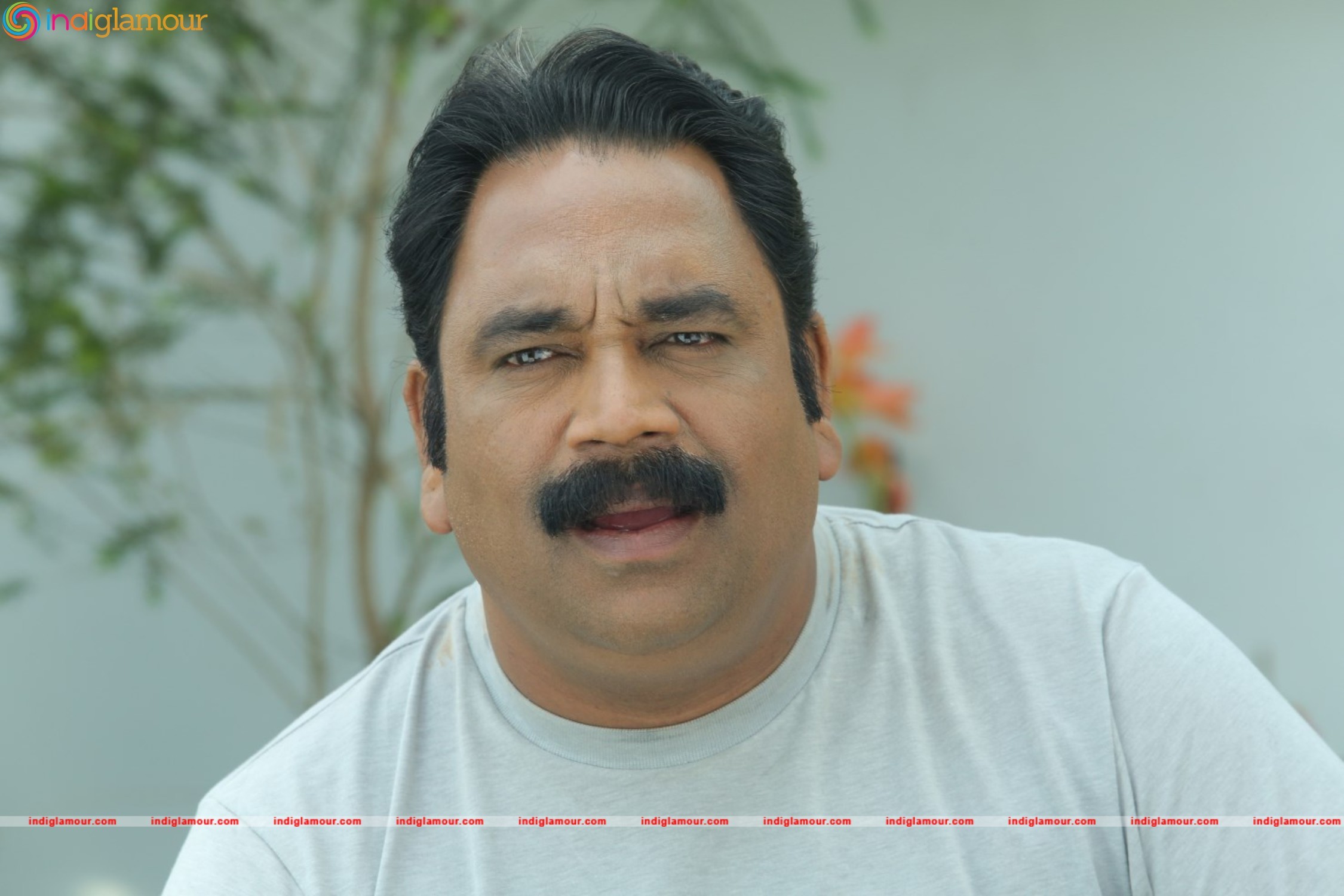 Puthusa Naan Poranthen Movie hd photo