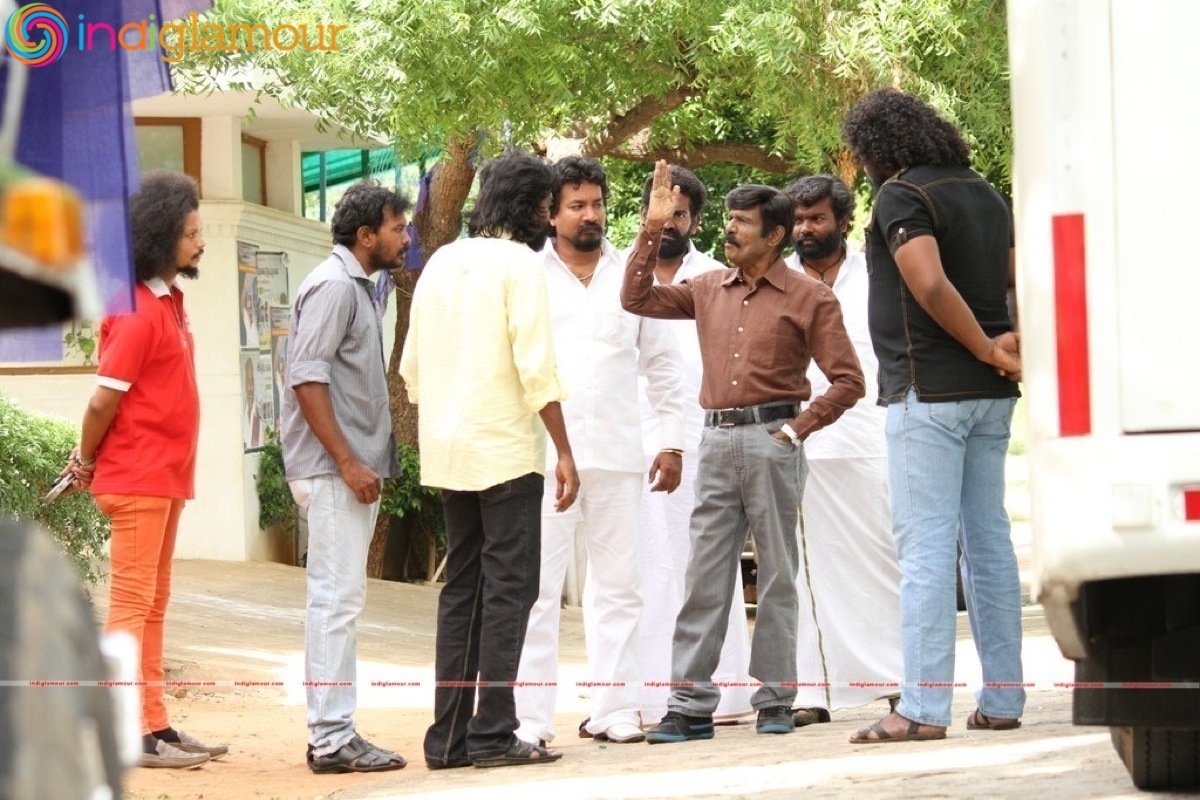 Enakku Veru Engum Kilaigal Kidaiyathu Movie hd photo