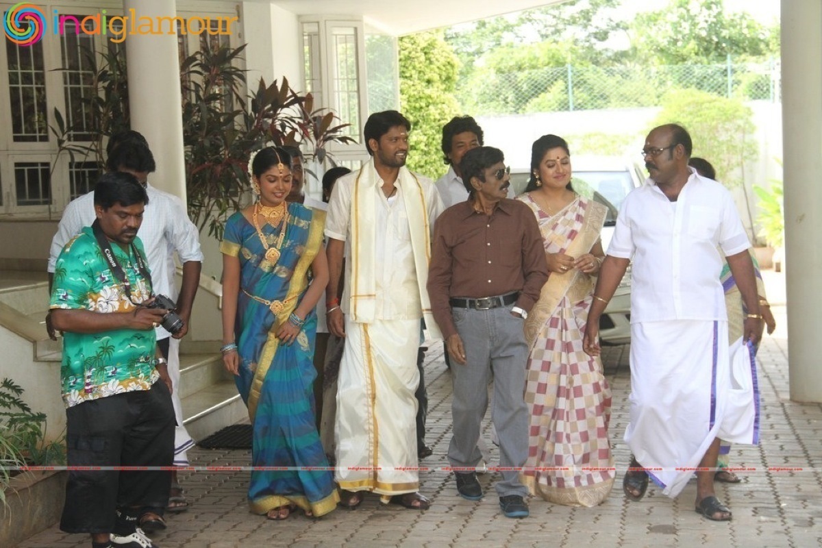 Enakku Veru Engum Kilaigal Kidaiyathu Movie hd photo