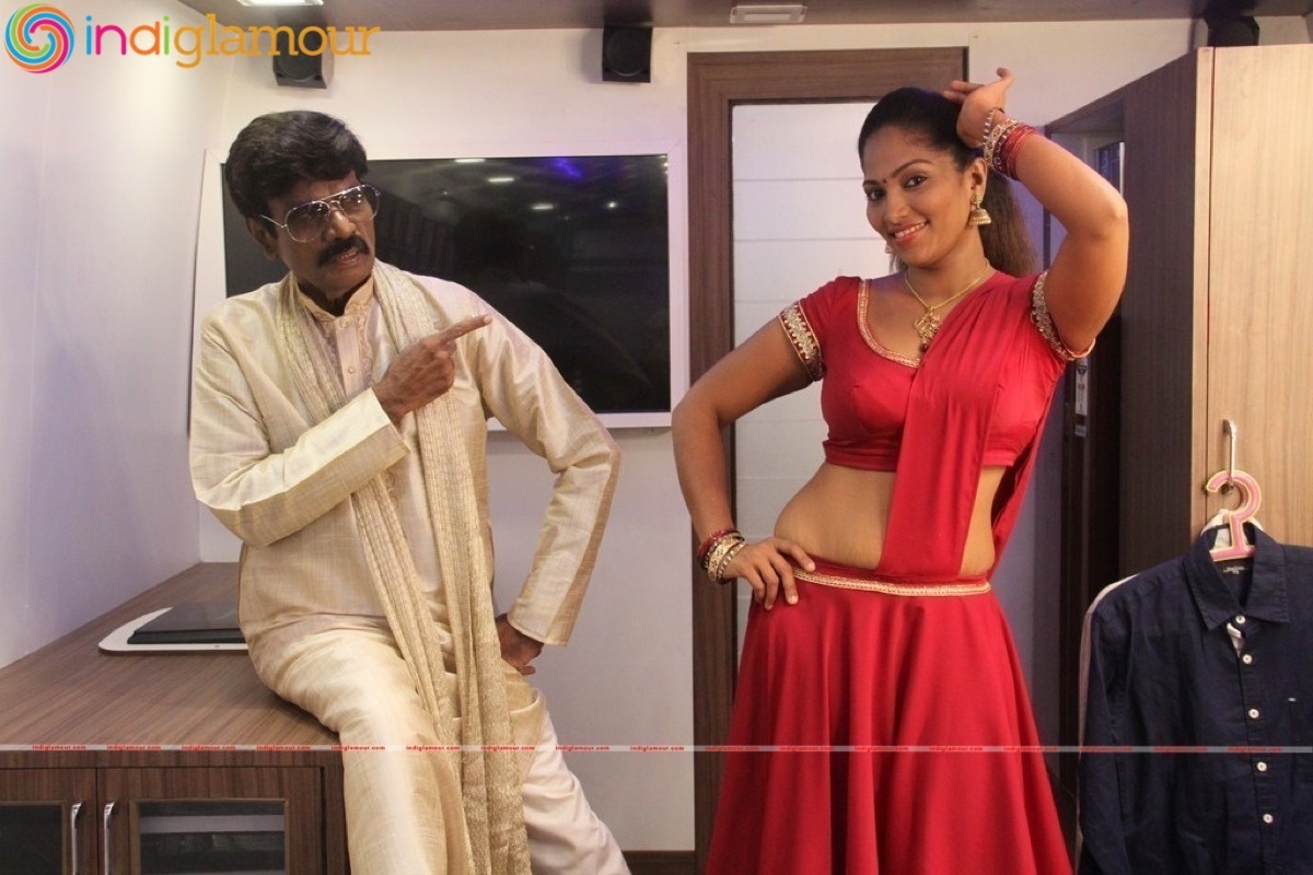 Enakku Veru Engum Kilaigal Kidaiyathu Movie hd photo