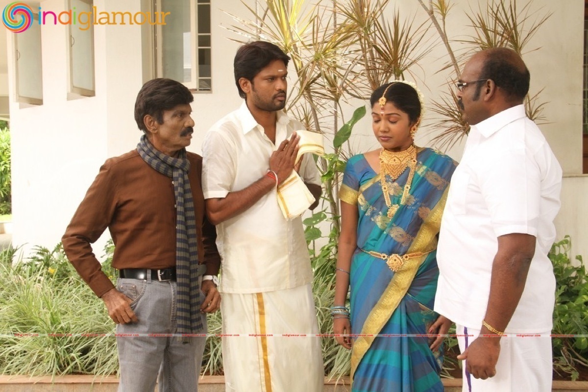 Enakku Veru Engum Kilaigal Kidaiyathu Movie hd photo