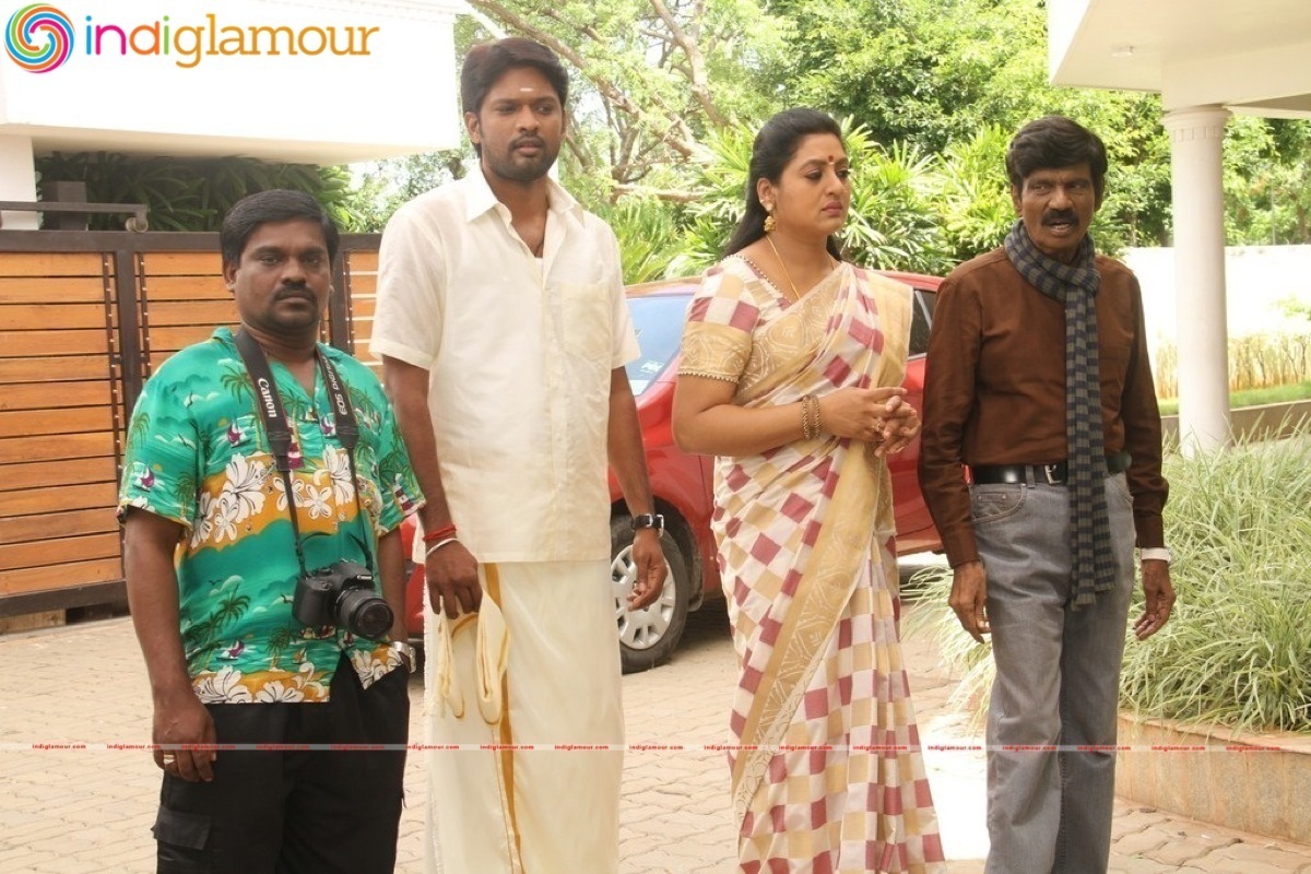 Enakku Veru Engum Kilaigal Kidaiyathu Movie hd photo