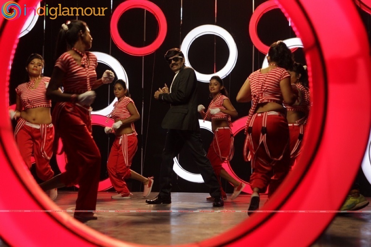 Enakku Veru Engum Kilaigal Kidaiyathu Movie hd photo