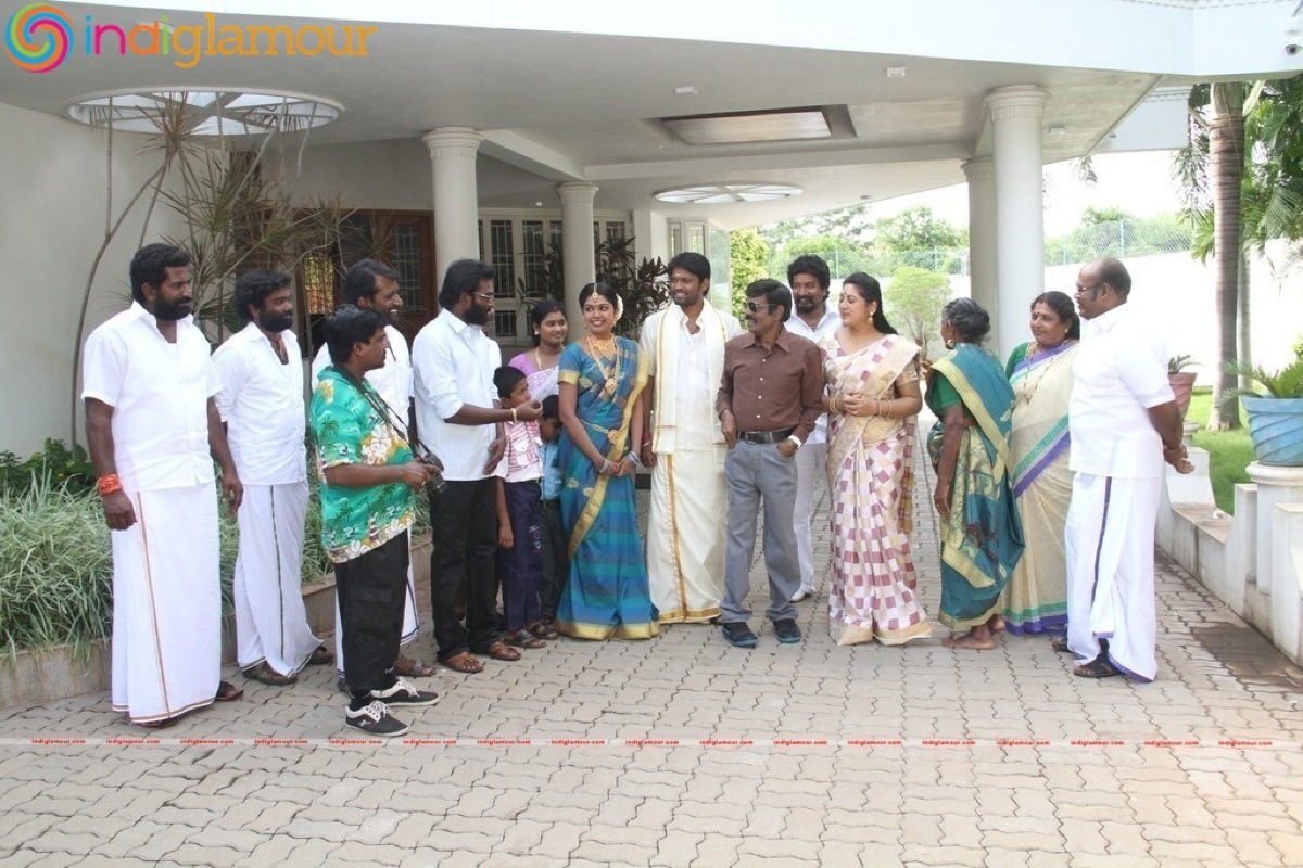 Enakku Veru Engum Kilaigal Kidaiyathu Movie hd photo
