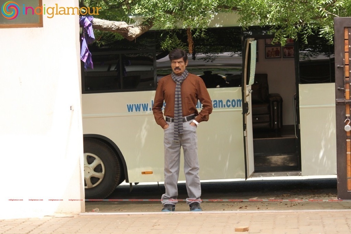 Enakku Veru Engum Kilaigal Kidaiyathu Movie hd photo