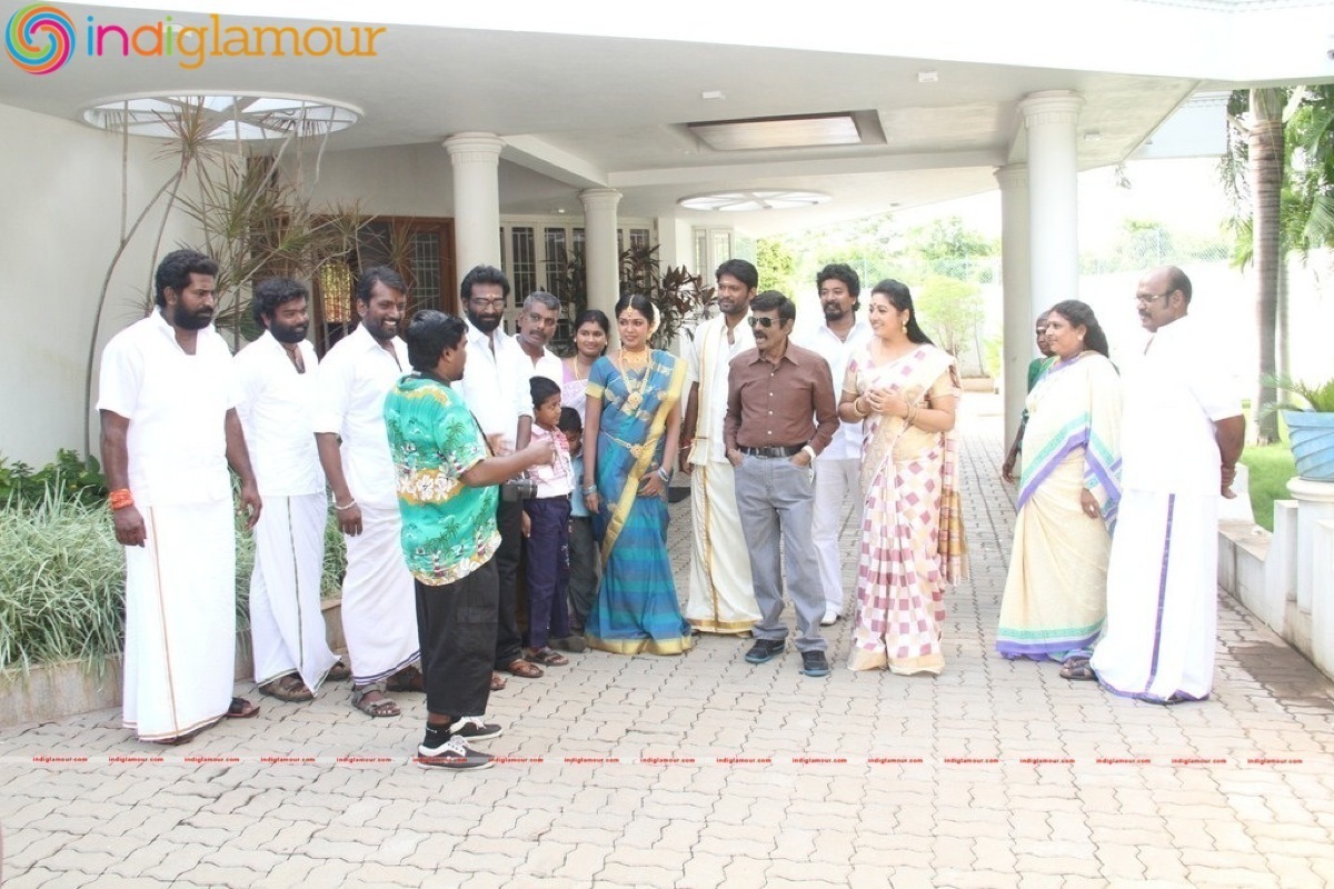 Enakku Veru Engum Kilaigal Kidaiyathu Movie hd photo