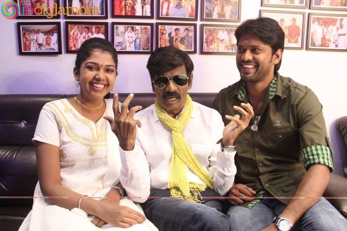 Enakku Veru Engum Kilaigal Kidaiyathu Movie hd photo