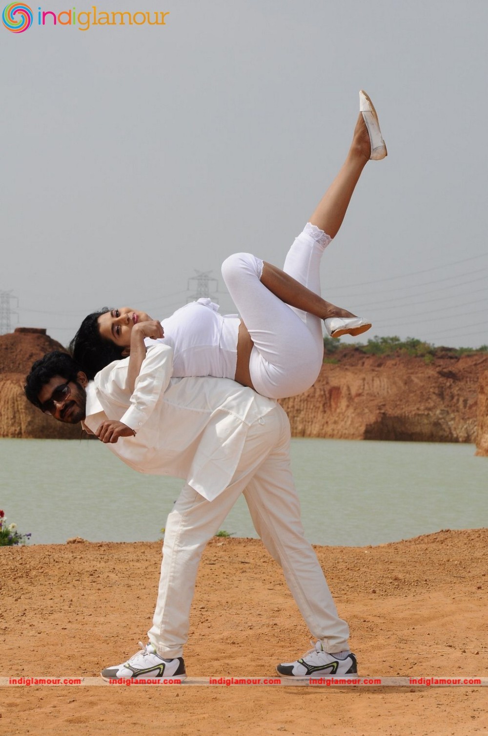 Nee Enna Maayam Seithai Movie Stills Movie hd photo