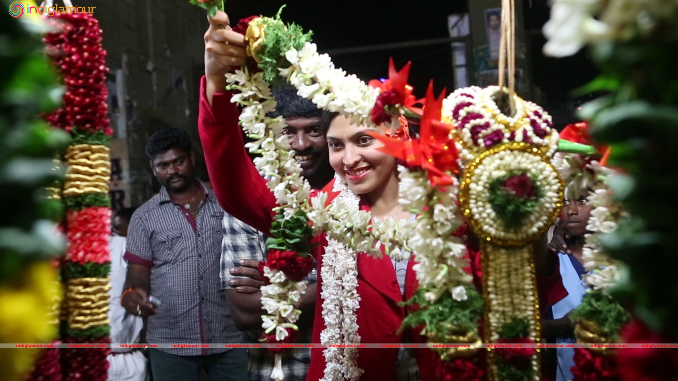 Saalaiyoram Movie hd photo
