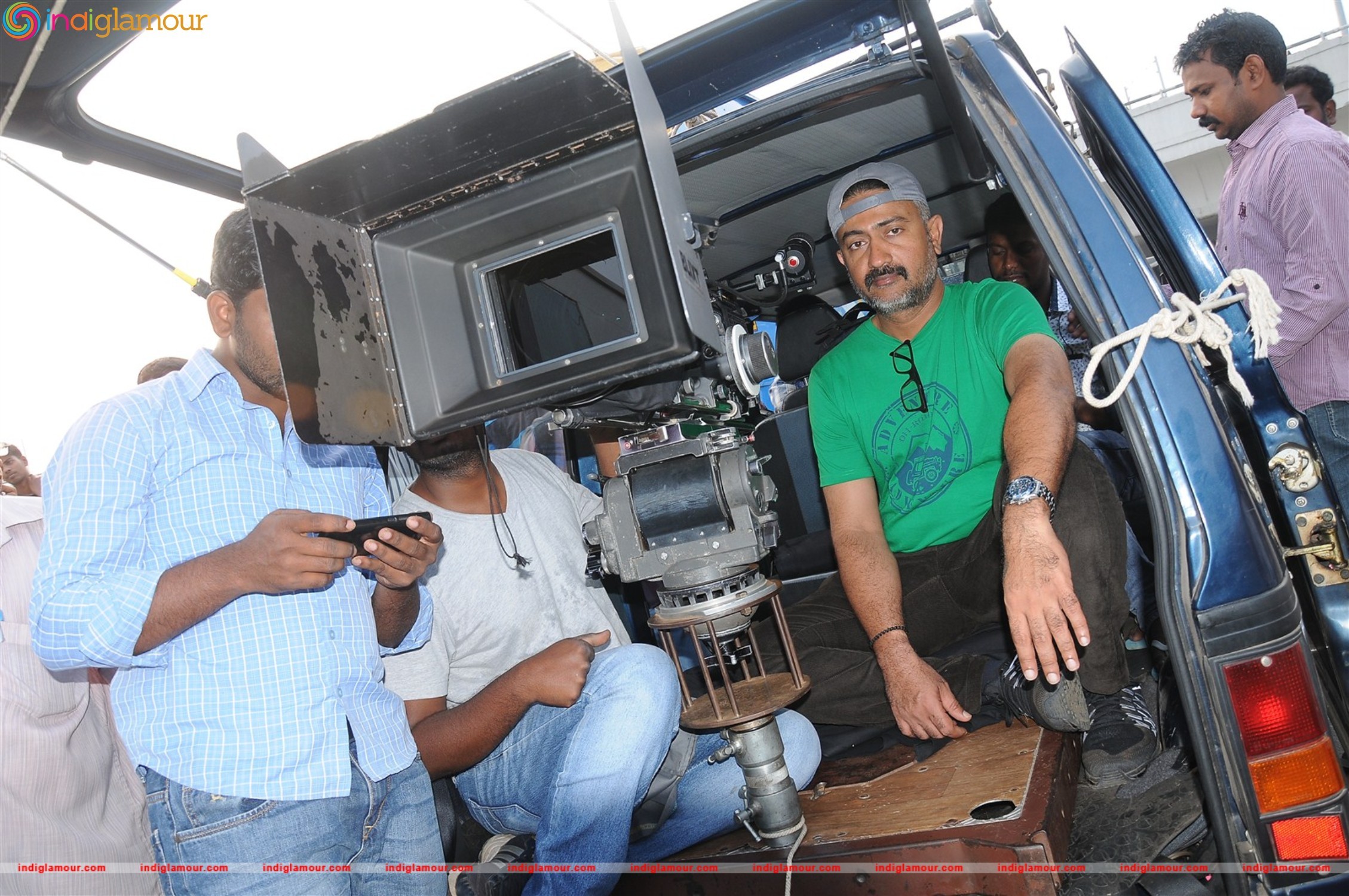 Unnodu Ka Movie Working Stills Movie hd photo