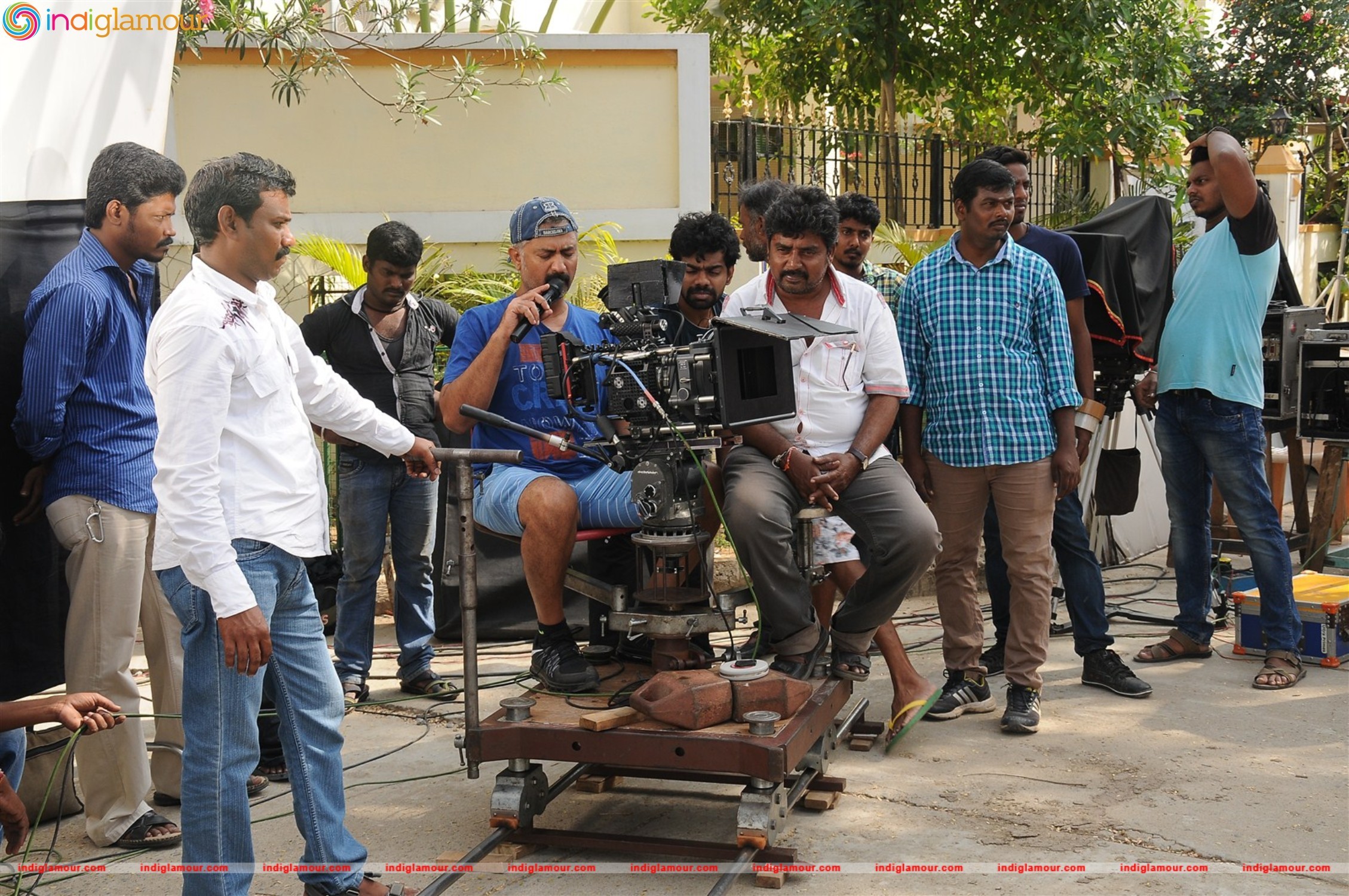 Unnodu Ka Movie Working Stills Movie hd photo