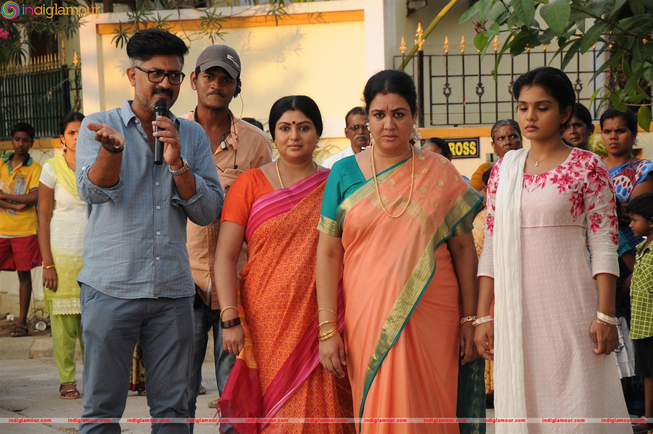 Unnodu Ka Movie Working Stills Movie hd photo