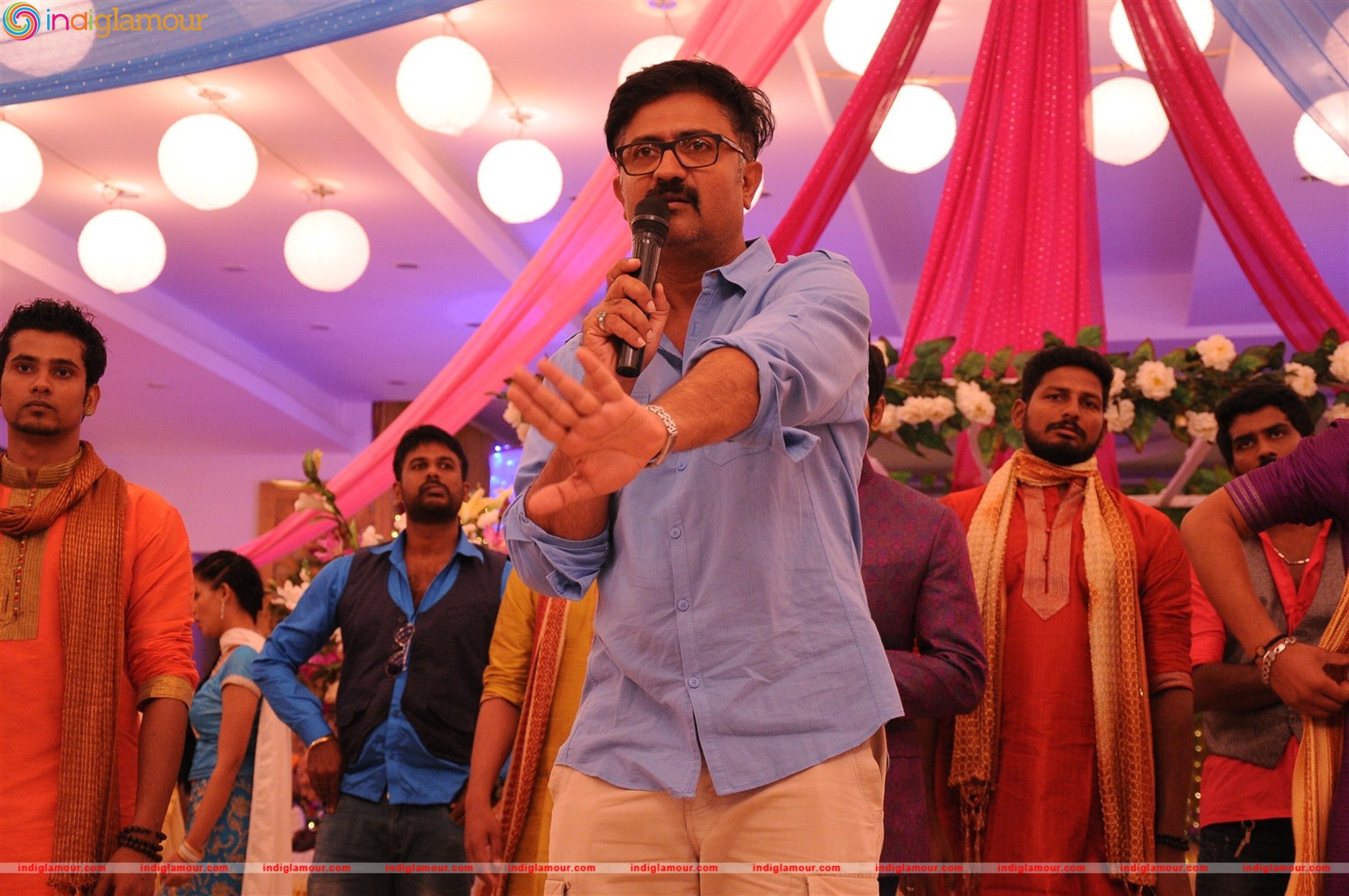 Unnodu Ka Movie Working Stills Movie hd photo
