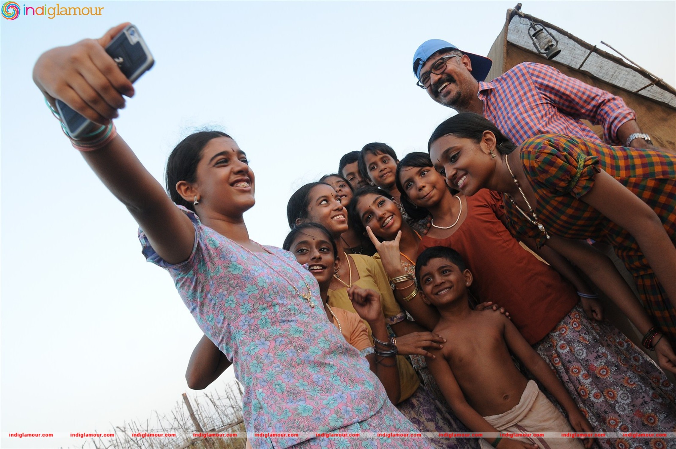 Unnodu Ka Movie Working Stills Movie hd photo