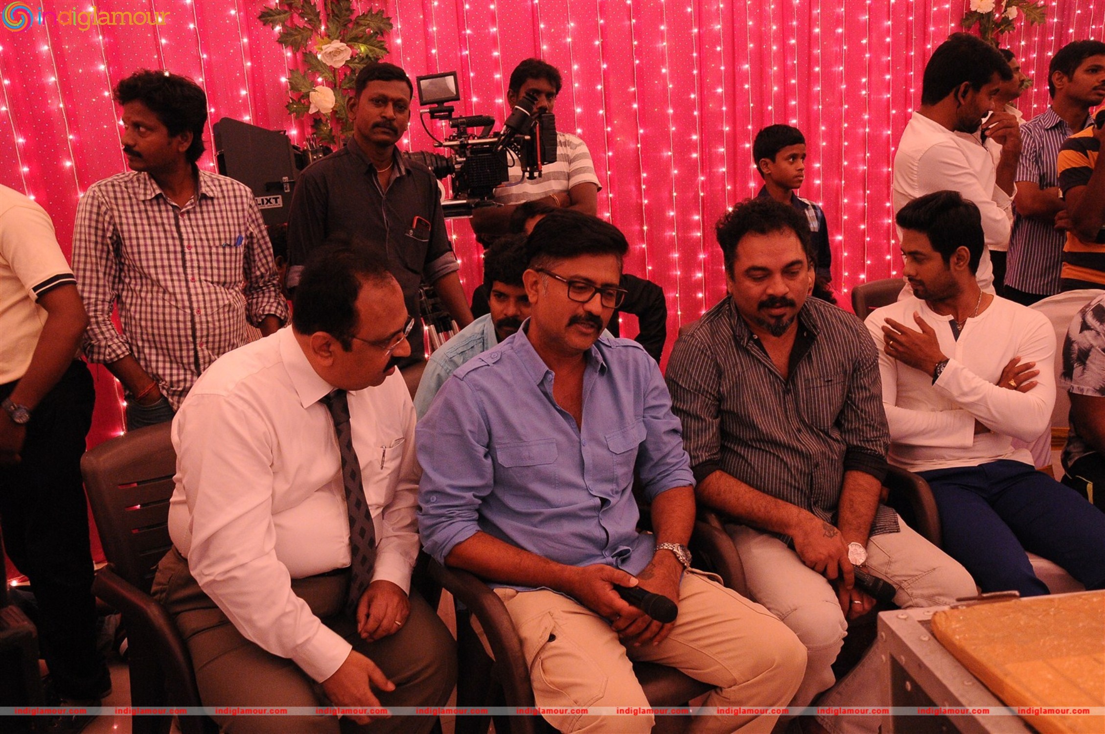Unnodu Ka Movie Working Stills Movie hd photo
