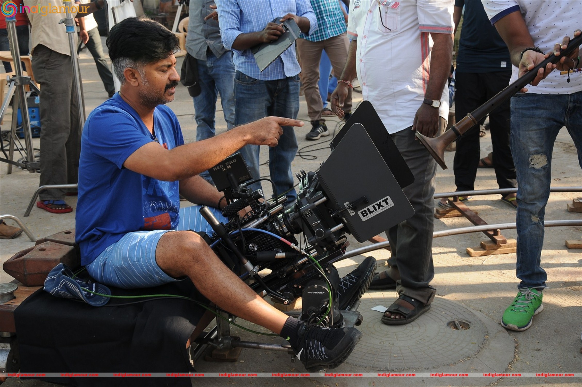 Unnodu Ka Movie Working Stills Movie hd photo