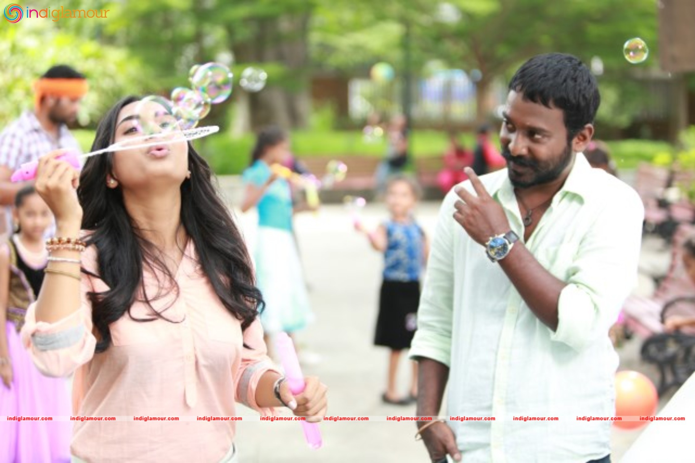 Acchamindri Movie hd photo