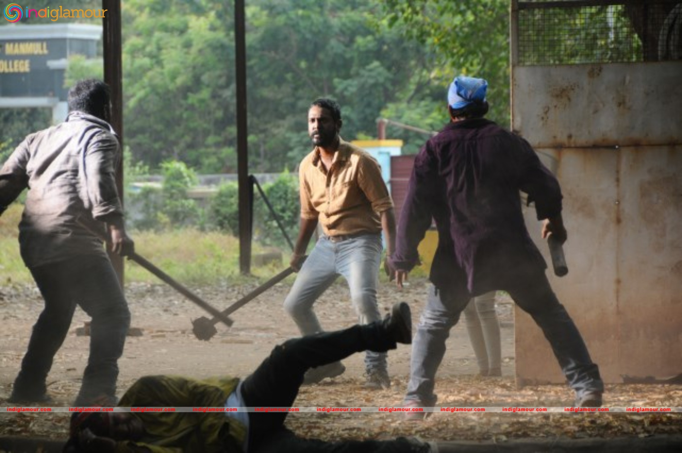 Acchamindri Movie hd photo
