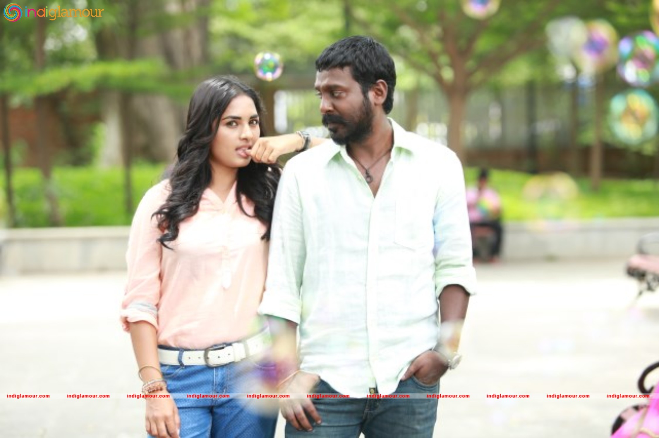 Acchamindri Movie hd photo