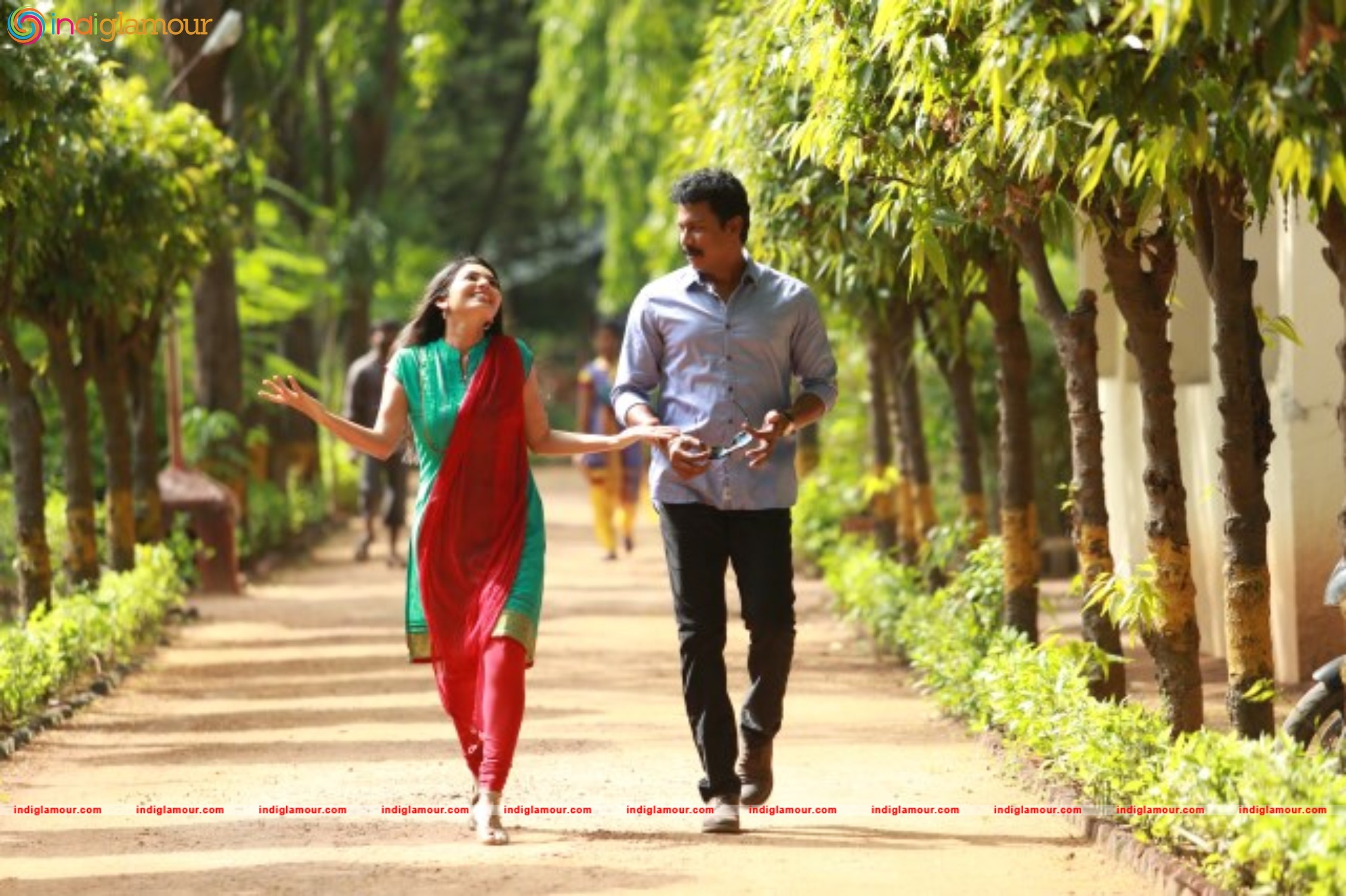 Acchamindri Movie hd photo