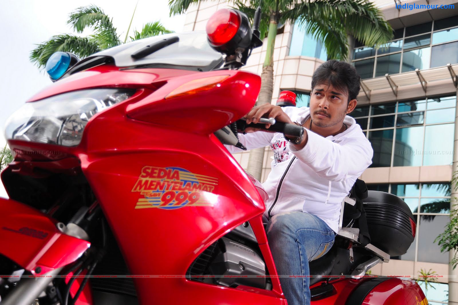 Tanish Actor hd photo