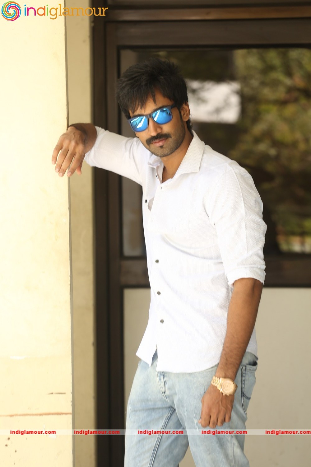 Aadhi Actor hd photo